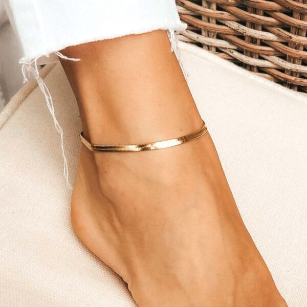 Golden Heart Charm Anklet – Elegant Love Jewelry